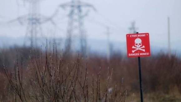 Тікаючи, окупанти замінували на півдні майже 900 тис. га землі фото, ілюстрація