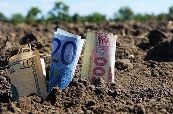 Українці не готові віддавати землю задешево фото, ілюстрація