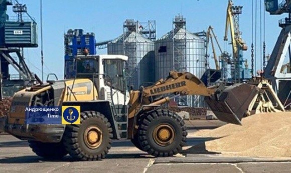 Росія вивозить зерно з окупованих територій судами малої тоннажності фото, ілюстрація