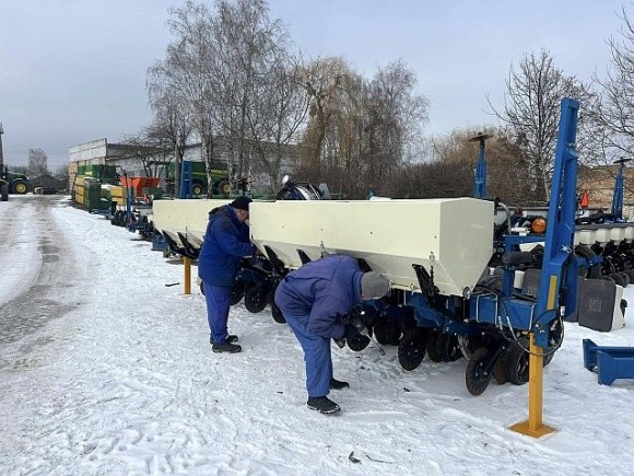 Жнива Перемоги розпочинають весняну посівну фото, ілюстрація