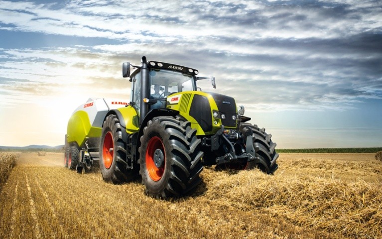 Трактор CLAAS AXION