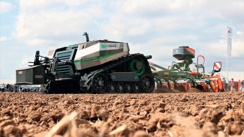 AgBot має можливість автономно виконувати низку операцій, пов’язаних із обробітком ґрунту, висіванням, доглядом за посівами
