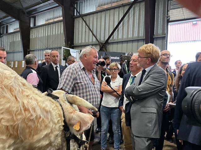 Марк Фено (Marc Fesneau), міністр сільського господарства та продовольчого суверенітету Франції, особисто відвідав виставку та поспілкувався з фермерами