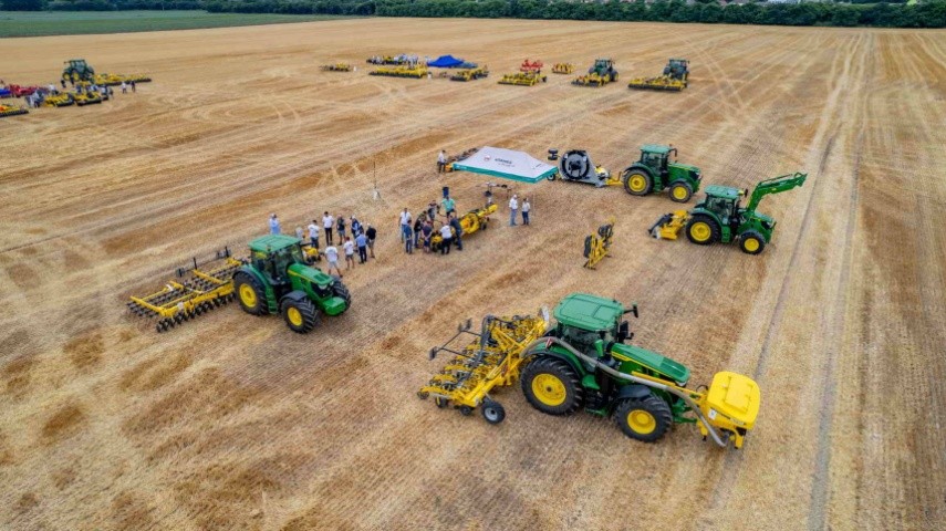 Загалом BEDNAR протягом року завіз в Україну 14 різних сімейств техніки