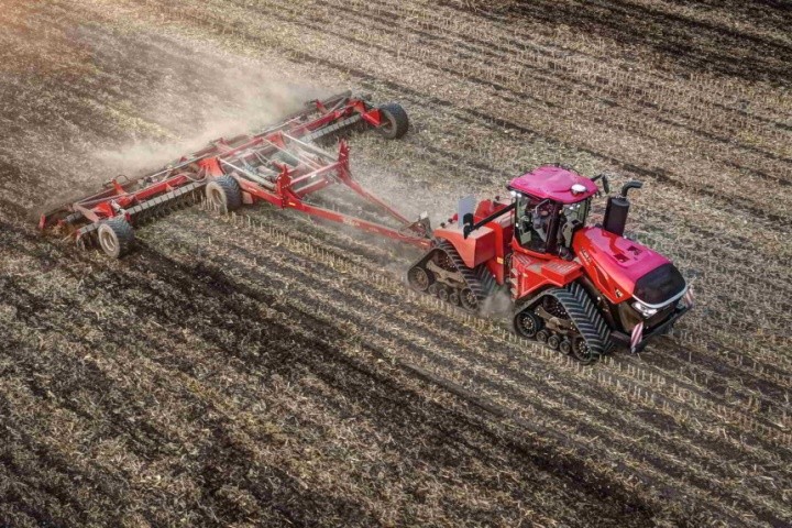 Case IH Quadtrac 715 — відмінний вибір для великомасштабних сільськогосподарських робіт