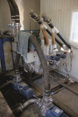 Підігрівання води для розчинення добрив здійснюють  за допомогою твердопаливних котлів, які працюють на пелетах власного виробництва