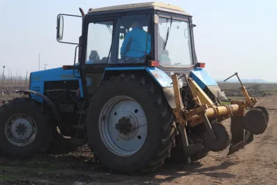 Машина для підкопування саджанців