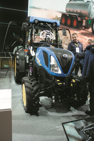 Трактор для виконання садових робіт — New Holland T 4.110 N