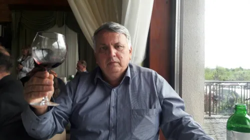 Як багато хто на Закарпатті, Олександр Матвієць власноруч виготовляє вино