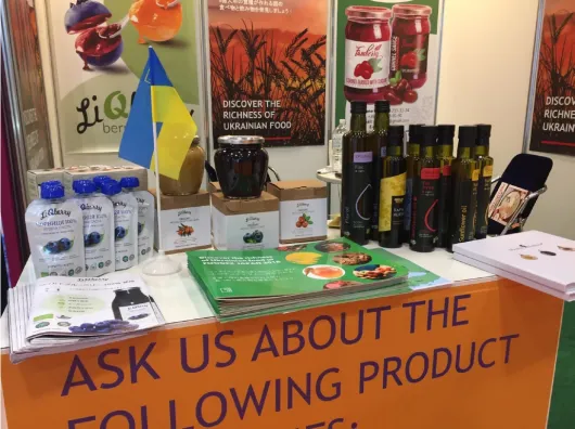 Стенд з українською продукцією на японській продуктовій виставці