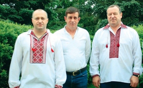 День вишиванки в МІП (зліва направо): Володимир Гудзенко, Андрій Сіроштан, Олександр Демидов